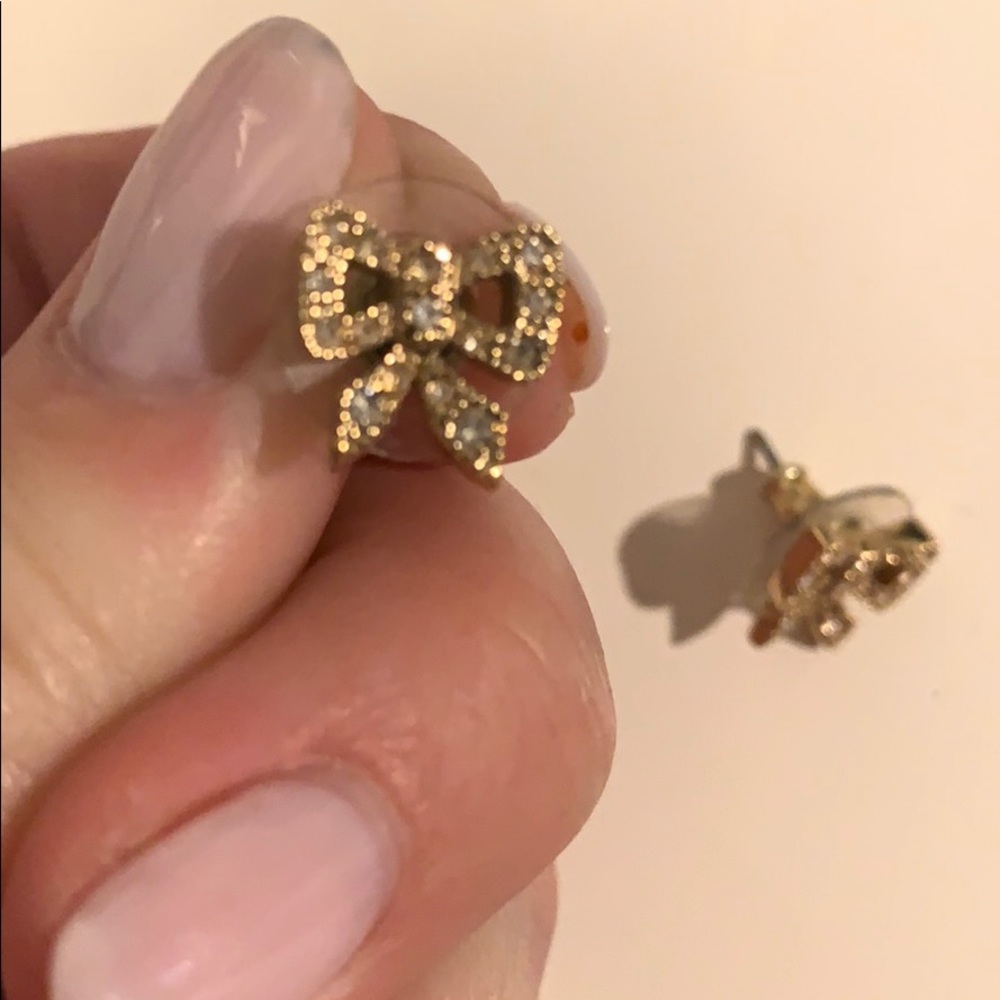 Gold and ‘diamond’ bow studs!